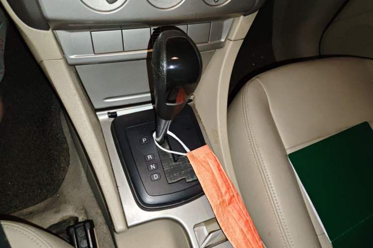 Used Ford Focus 2011 Hatchback 1.8L Automatic Fashion Edition Gear Lever
