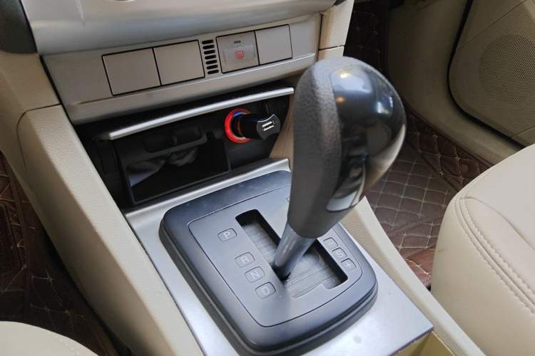 Used Ford Focus 2011 Hatchback 1.8L Automatic Fashion Edition Gear Lever
