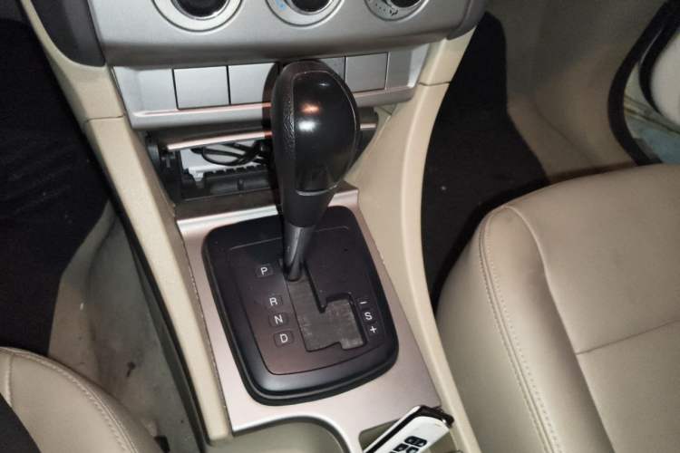 Used Ford Focus 2011 Hatchback 1.8L Automatic Fashion Edition Gear Lever