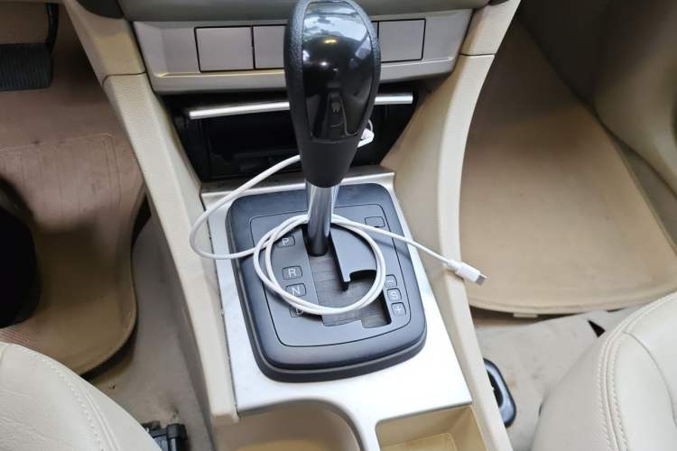Used Ford Focus 2011 Hatchback 1.8L Automatic Fashion Edition Gear Lever