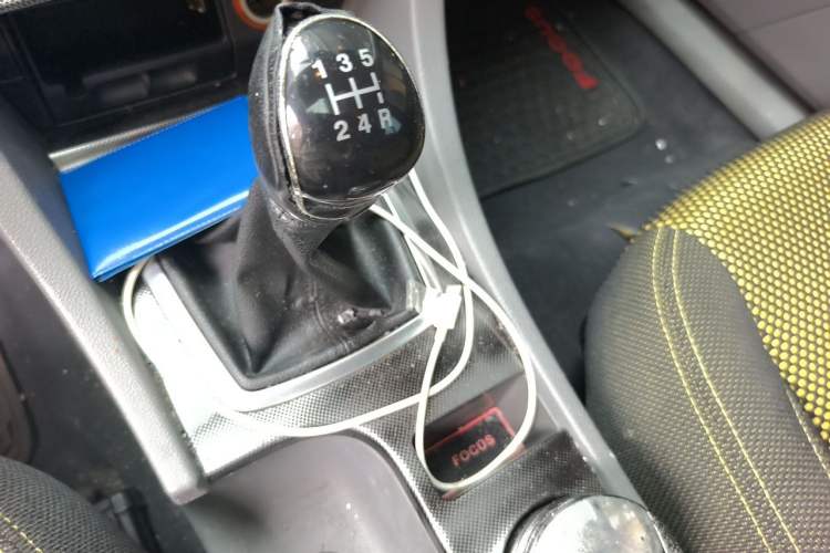 Used Ford Focus 2011 Hatchback 2.0L Manual Sport Model Gear Lever