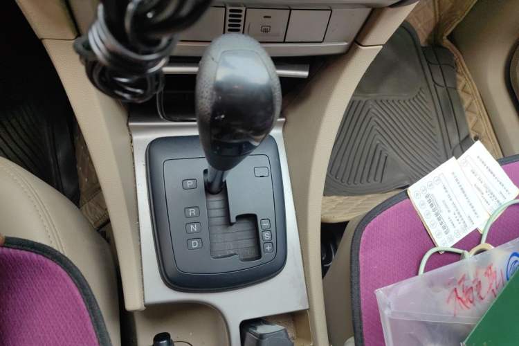 Used Ford Focus 2011 Hatchback 1.8L Automatic Fashion Edition Gear Lever