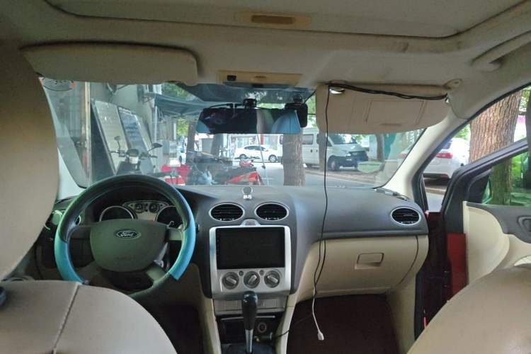 Used Ford Focus 2011 Sedan 1.8L Automatic Fashion Edition Headliner