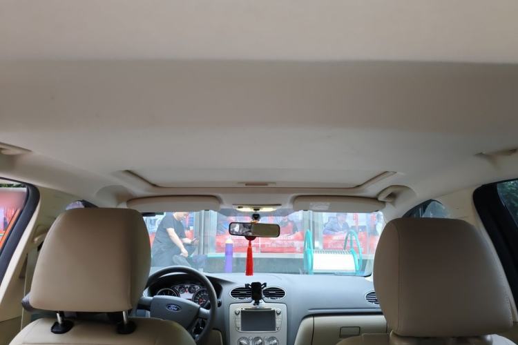Used Ford Focus 2011 Hatchback 1.8L Automatic Fashion Edition Headliner