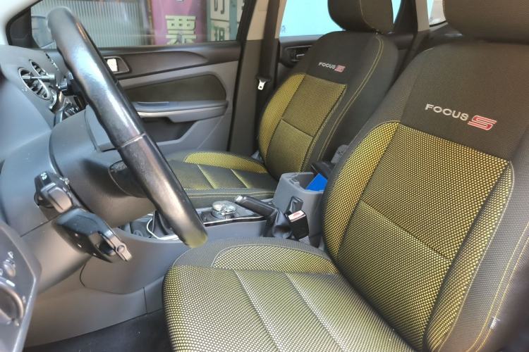 Used Ford Focus 2011 Hatchback 2.0L Manual Sport Model Left Front Seat