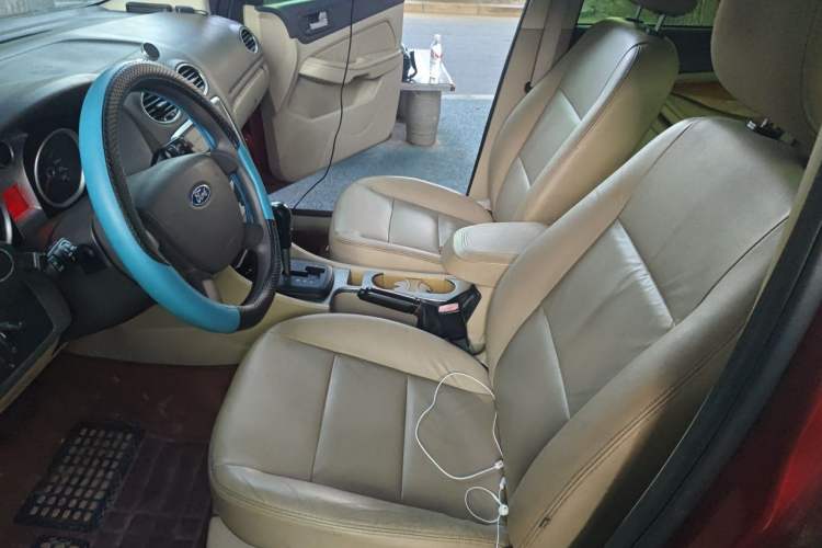 Used Ford Focus 2011 Sedan 1.8L Automatic Fashion Edition Left Front Seat