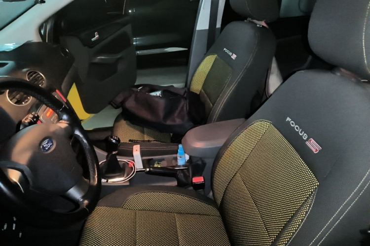 Used Ford Focus 2011 Hatchback 2.0L Manual Sport Model Left Front Seat