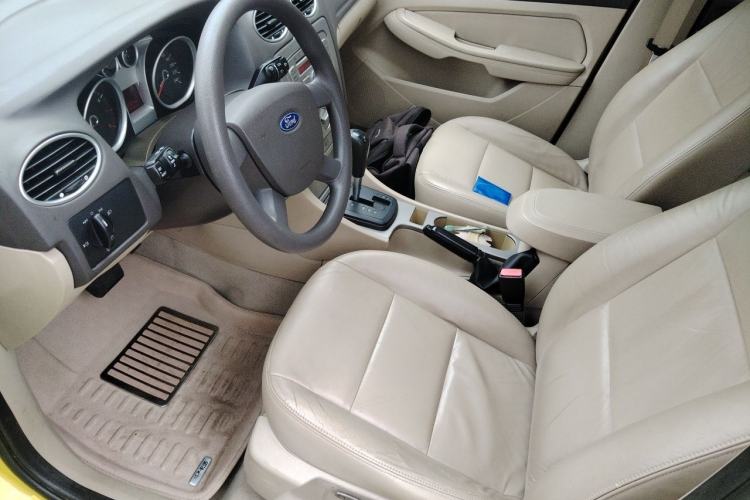 Used Ford Focus 2011 Hatchback 1.8L Automatic Fashion Edition Left Front Seat