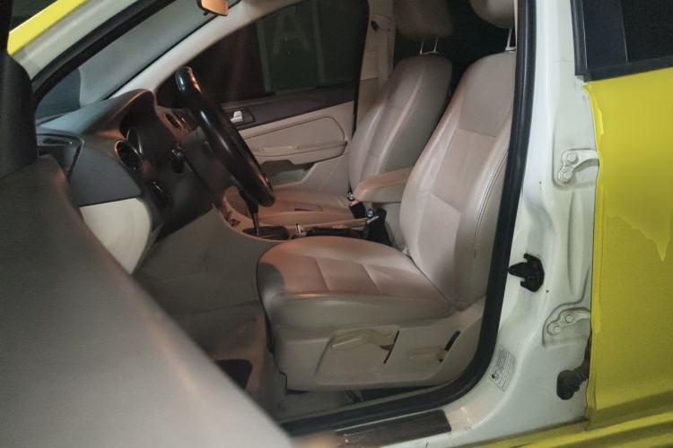 Used Ford Focus 2011 Hatchback 1.8L Automatic Fashion Edition Left Front Seat