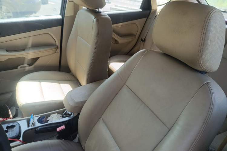 Used Ford Focus 2011 Hatchback 1.8L Automatic Fashion Edition Left Front Seat