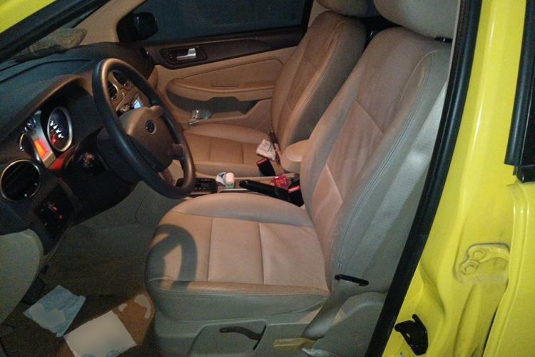 Used Ford Focus 2011 Hatchback 1.8L Automatic Fashion Edition Left Front Seat