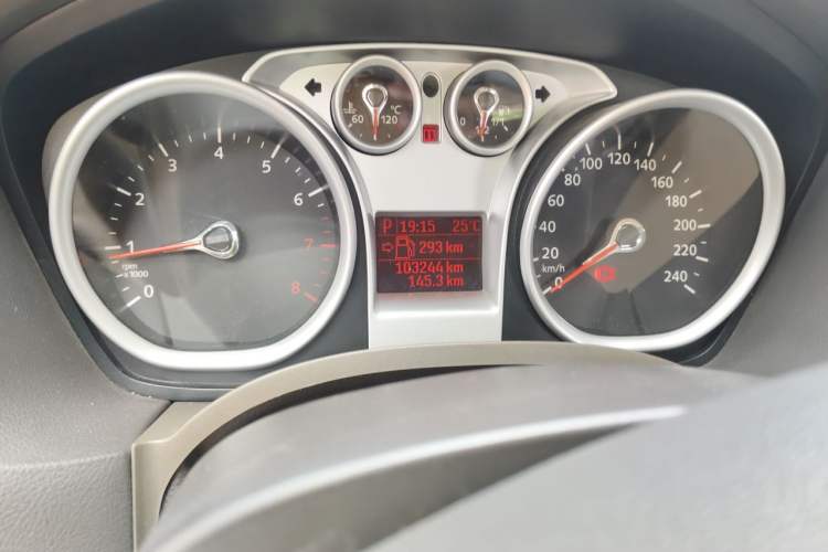 Used Ford Focus 2011 Hatchback 1.8L Automatic Fashion Edition Odometer Close Up