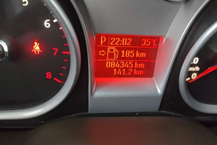 Used Ford Focus 2011 Sedan 1.8L Automatic Fashion Edition Odometer Close Up