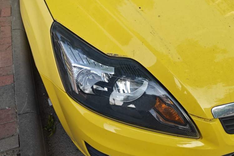 Used Ford Focus 2011 Hatchback 1.8L Automatic Fashion Edition Right Front Headlight