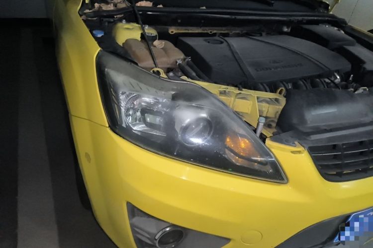 Used Ford Focus 2011 Hatchback 2.0L Manual Sport Model Right Front Headlight