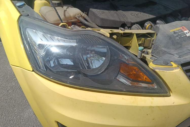 Used Ford Focus 2011 Hatchback 1.8L Automatic Fashion Edition Right Front Headlight