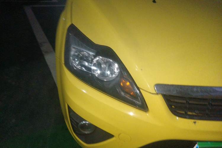 Used Ford Focus 2011 Hatchback 1.8L Automatic Fashion Edition Right Front Headlight