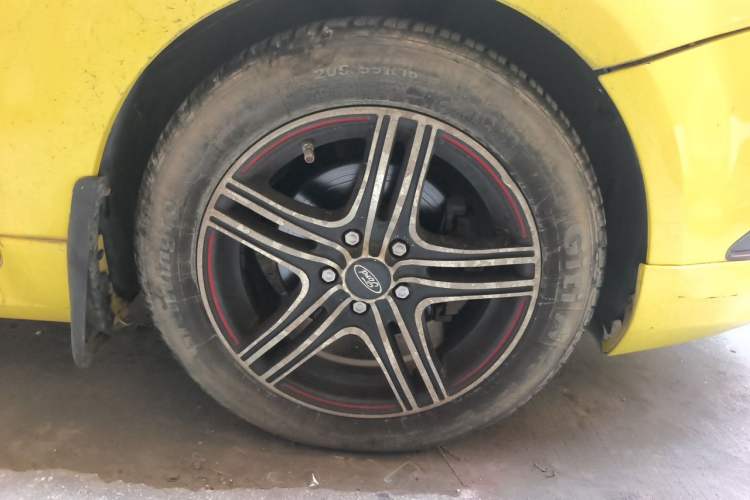 Used Ford Focus 2011 Hatchback 2.0L Manual Sport Model Right Front Wheel Hub