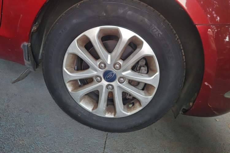 Used Ford Focus 2011 Sedan 1.8L Automatic Fashion Edition Right Front Wheel Hub