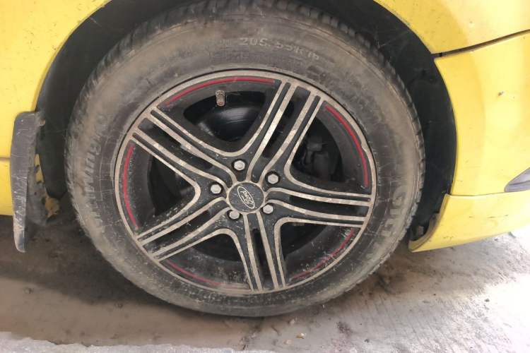 Used Ford Focus 2011 Hatchback 2.0L Manual Sport Model Right Front Wheel Hub