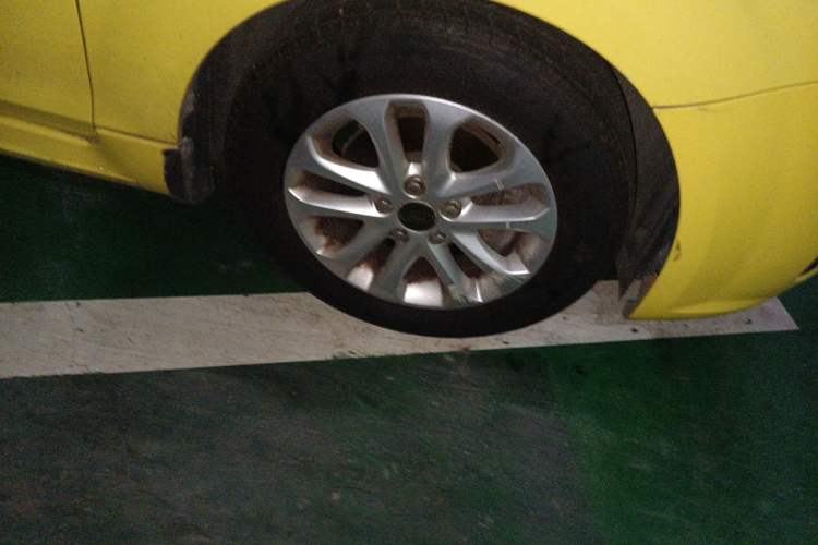 Used Ford Focus 2011 Hatchback 1.8L Automatic Fashion Edition Right Front Wheel Hub