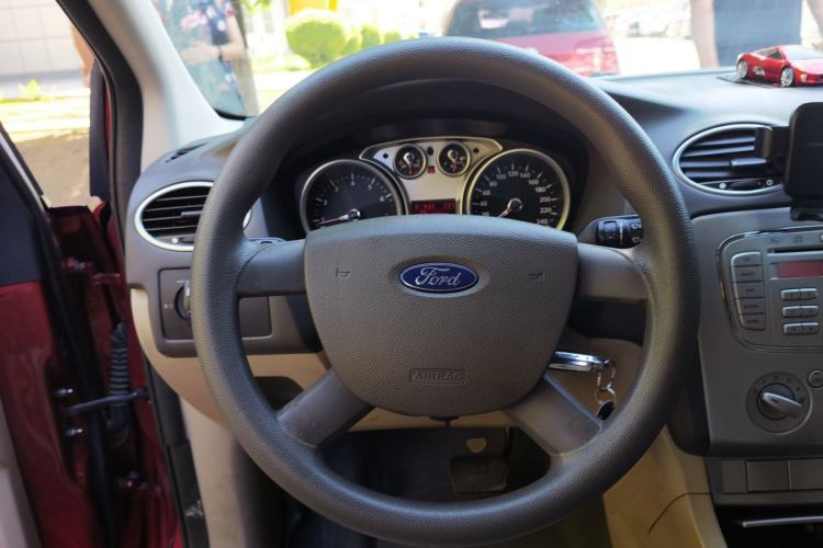 Used Ford Focus 2011 Hatchback 1.8L Automatic Fashion Edition Steering Wheel
