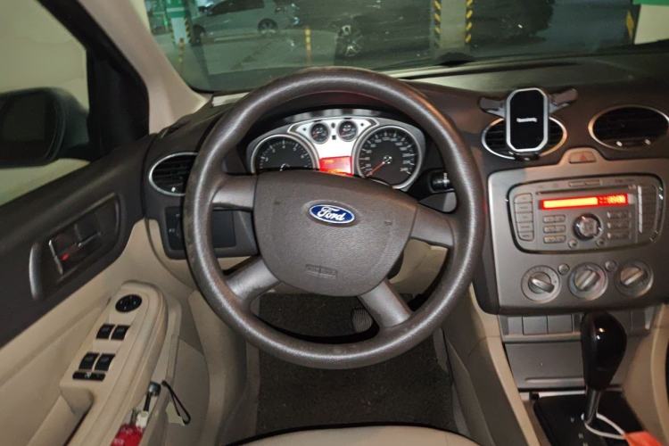 Used Ford Focus 2011 Hatchback 1.8L Automatic Fashion Edition Steering Wheel