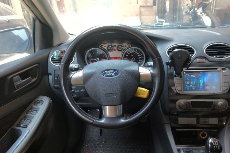 Used Ford Focus 2011 Hatchback 2.0L Manual Sport Model Steering Wheel