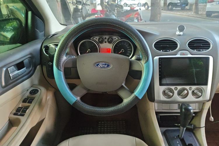Used Ford Focus 2011 Sedan 1.8L Automatic Fashion Edition Steering Wheel