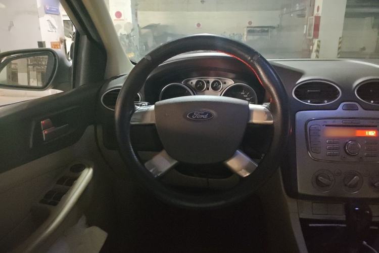 Used Ford Focus 2011 Hatchback 1.8L Automatic Fashion Edition Steering Wheel