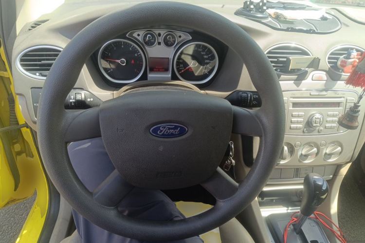 Used Ford Focus 2011 Hatchback 1.8L Automatic Fashion Edition Steering Wheel
