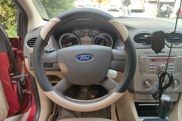 Used Ford Focus 2011 Hatchback 1.8L Automatic Fashion Edition Steering Wheel