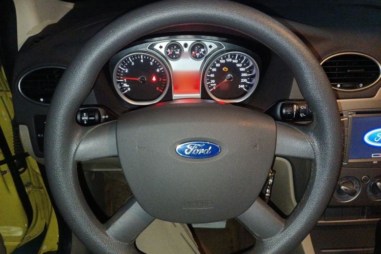 Used Ford Focus 2011 Hatchback 1.8L Automatic Fashion Edition Steering Wheel