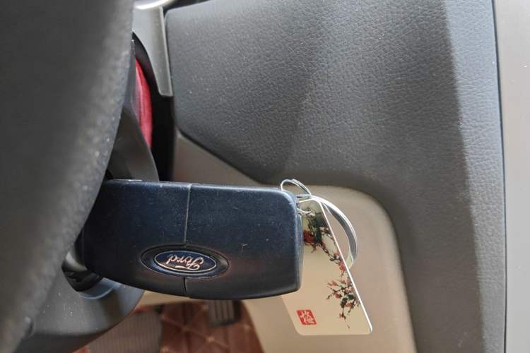 Used Ford Focus 2011 Hatchback 1.8L Automatic Fashion Edition Vehicle Key