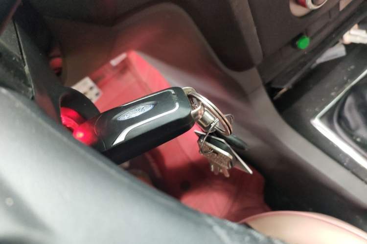Used Ford Focus 2011 Hatchback 1.8L Manual Comfort Model Vehicle Key
