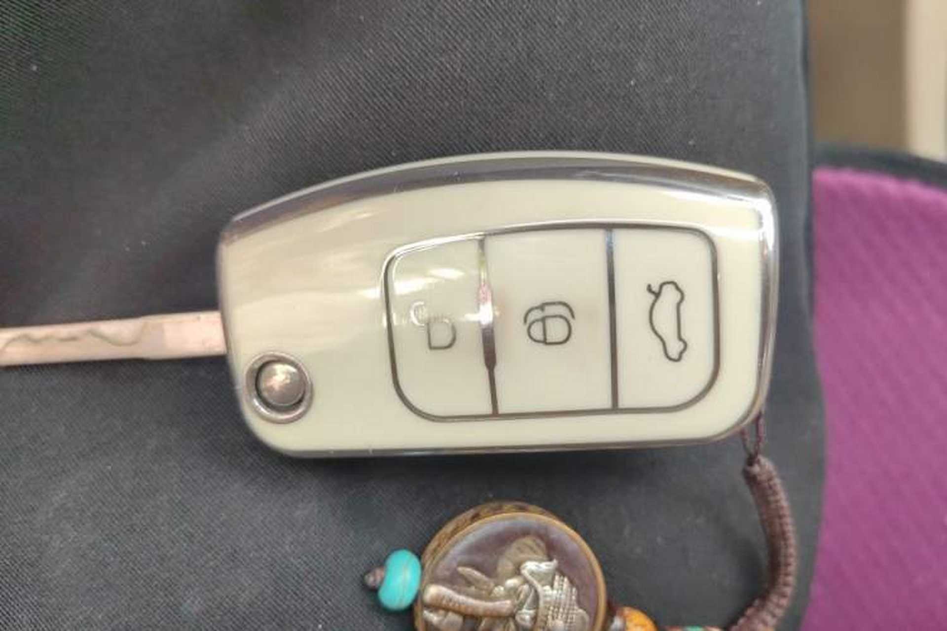 Used Ford Focus 2011 Hatchback 1.8L Automatic Fashion Edition Vehicle Key