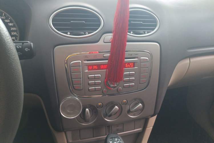 Used Ford Focus 2012 Sedan Classic 1.8L Automatic Base Model Audio And AC Panel