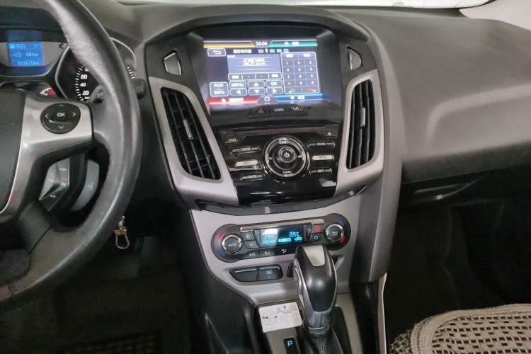 Used Ford Focus 2012 Sedan 1.6L Automatic Fashion Edition Audio And AC Panel