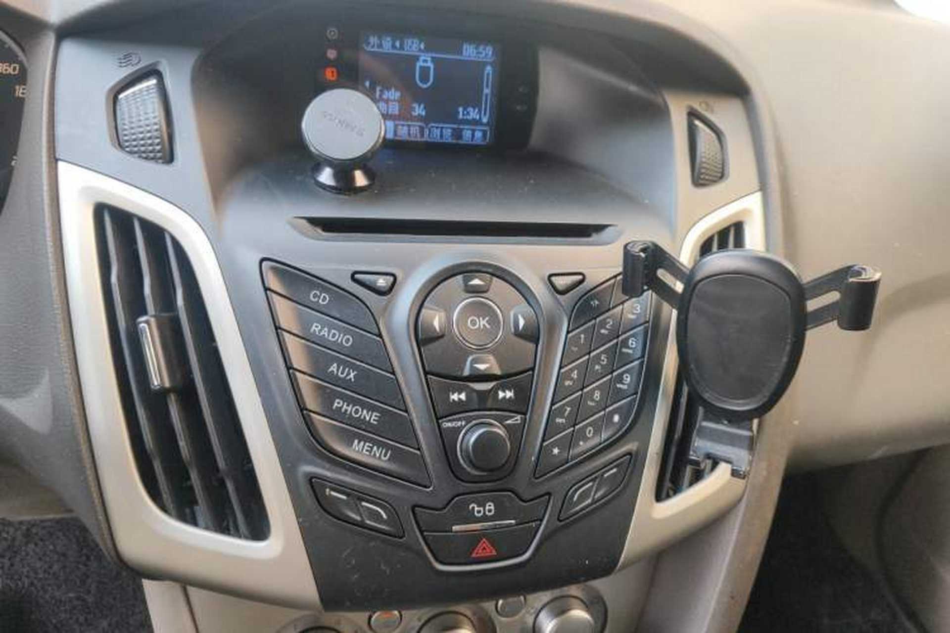 Used Ford Focus 2012 Sedan 1.6L Automatic Comfort Model Audio And AC Panel