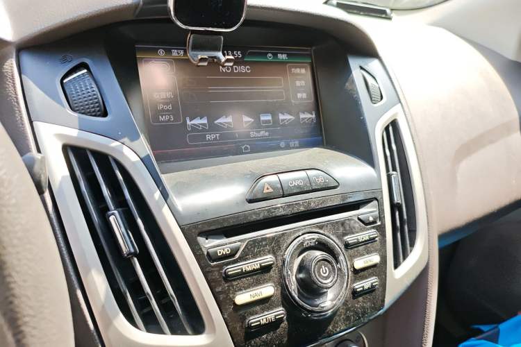 Used Ford Focus 2012 Sedan 1.6L Automatic Comfort Model Audio And AC Panel