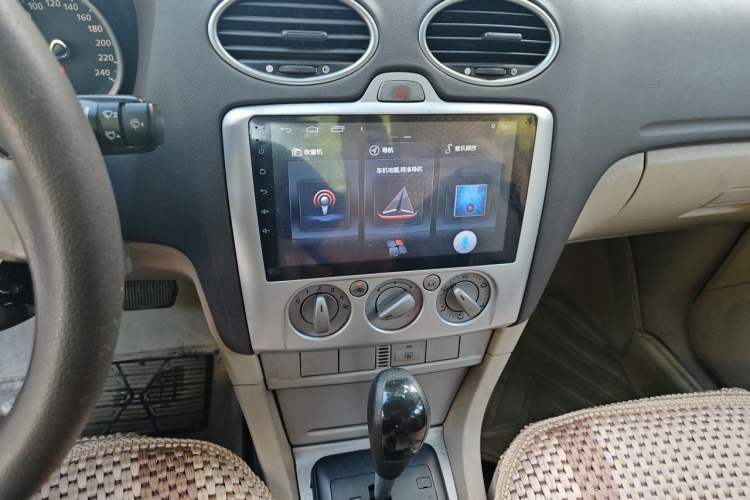 Used Ford Focus 2012 Sedan Classic 1.8L Automatic Base Model Audio And AC Panel