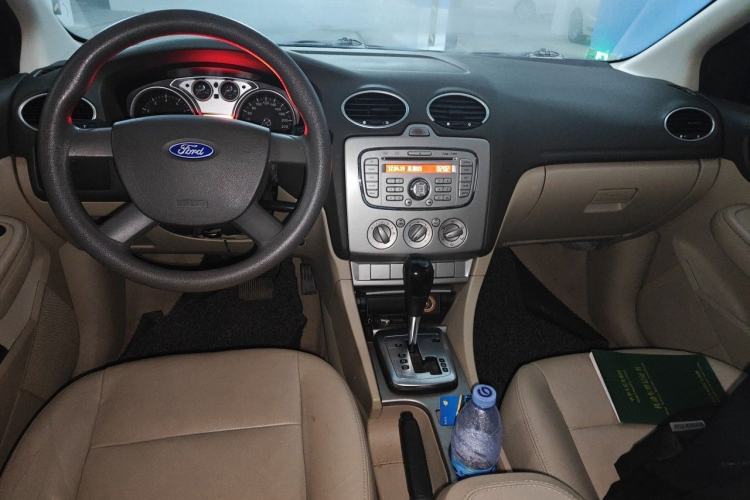 Used Ford Focus 2012 Hatchback Classic 1.8L Automatic Fashion Edition Center Console