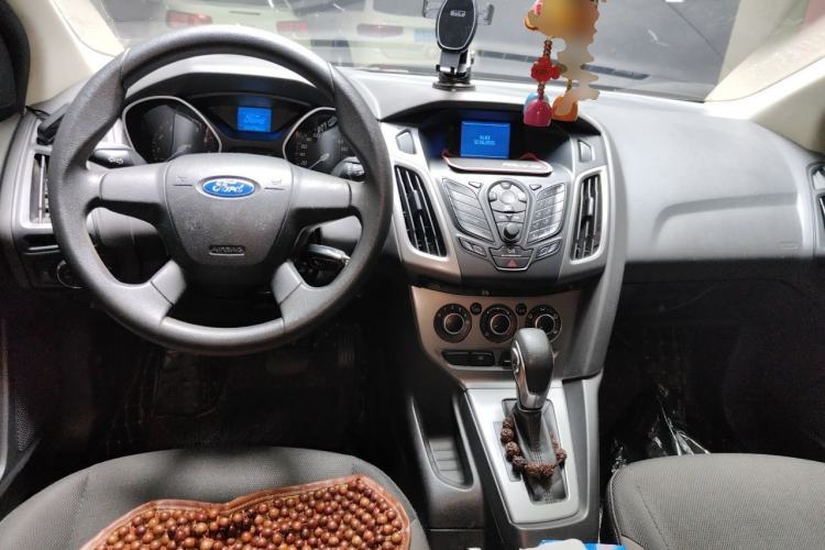 Used Ford Focus 2012 Hatchback 1.6L Automatic Comfort Model Center Console