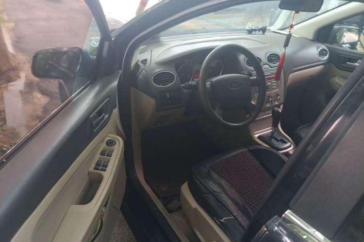 Used Ford Focus 2012 Sedan Classic 1.8L Automatic Base Model Driver Seat