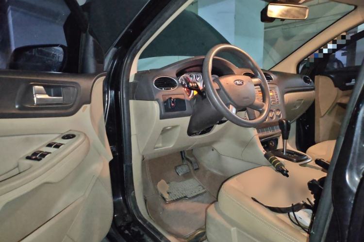 Used Ford Focus 2012 Sedan Classic 1.8L Automatic Base Model Driver Seat