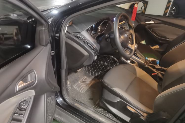 Used Ford Focus 2012 Hatchback 1.6L Automatic Comfort Model Driver Seat