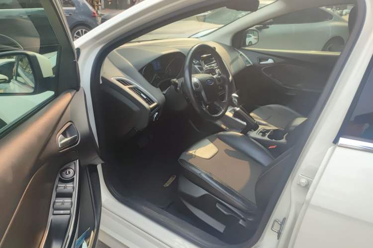 Used Ford Focus 2012 Hatchback 2.0L Automatic Luxury Sport Model Driver Seat