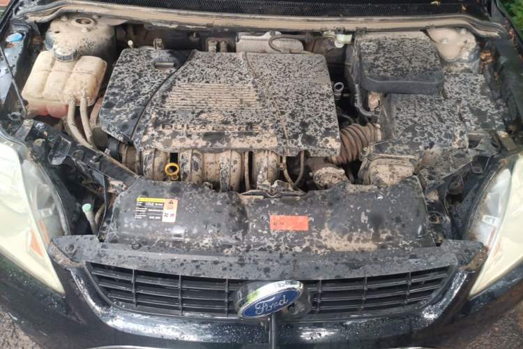 Used Ford Focus 2012 Sedan Classic 1.8L Automatic Base Model Engine Bay