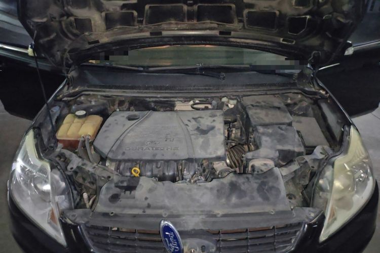 Used Ford Focus 2012 Sedan Classic 1.8L Automatic Base Model Engine Bay