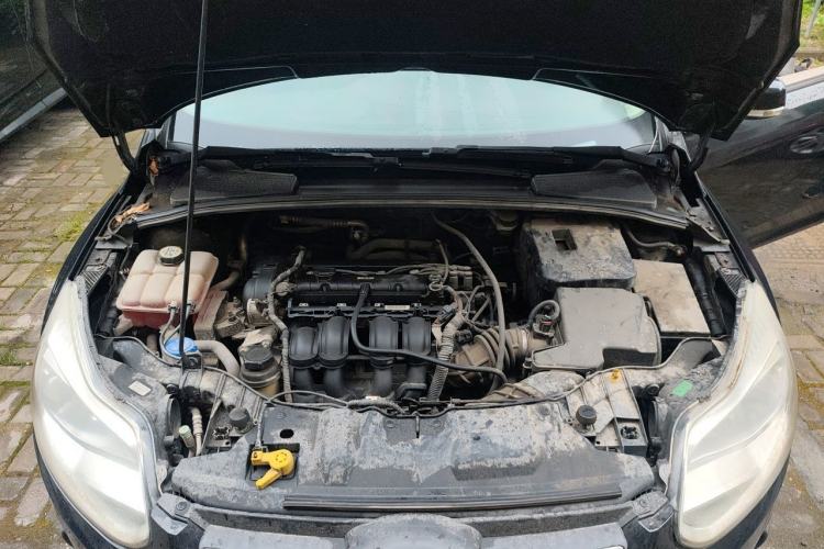Used Ford Focus 2012 Sedan 1.6L Automatic Comfort Model Engine Bay